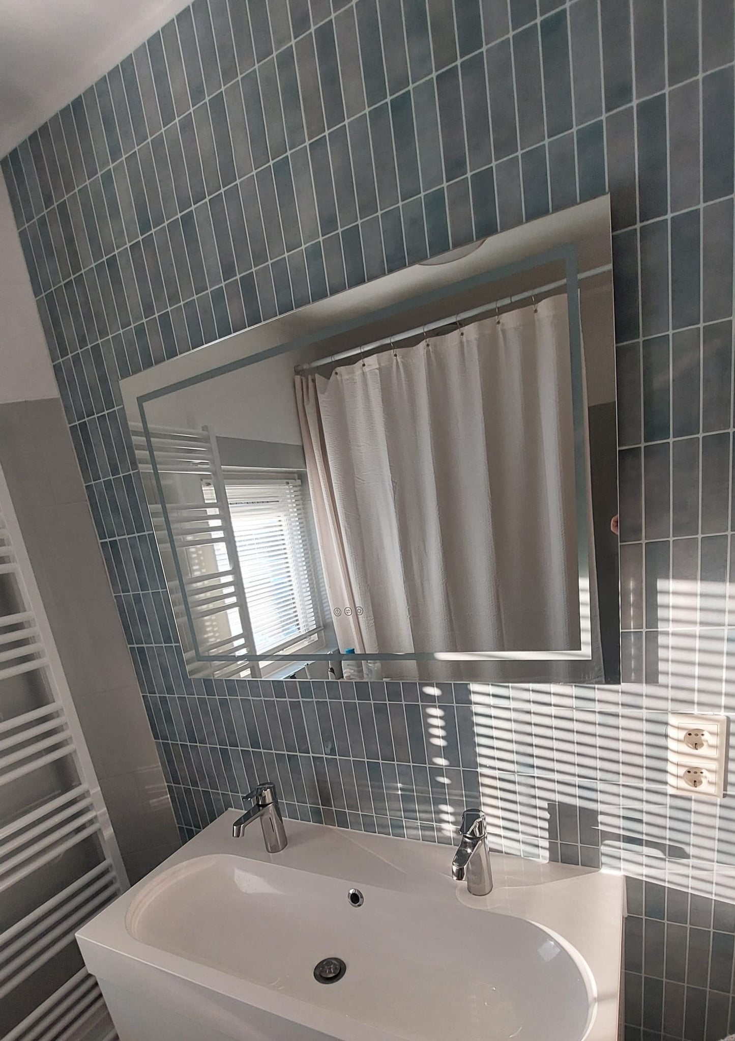 Earthy green oblong adhesive tile 1mm