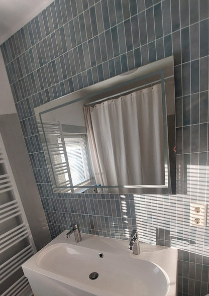 Earthy green oblong adhesive tile 1mm